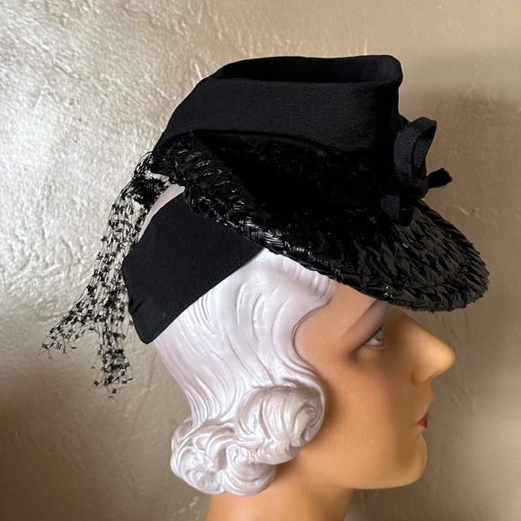 ASTOUNDING 1930s\' BLACK TILT FEDORA WITH GROSGRAIN CROWN + STRAW BRIM + STRAP main image 8